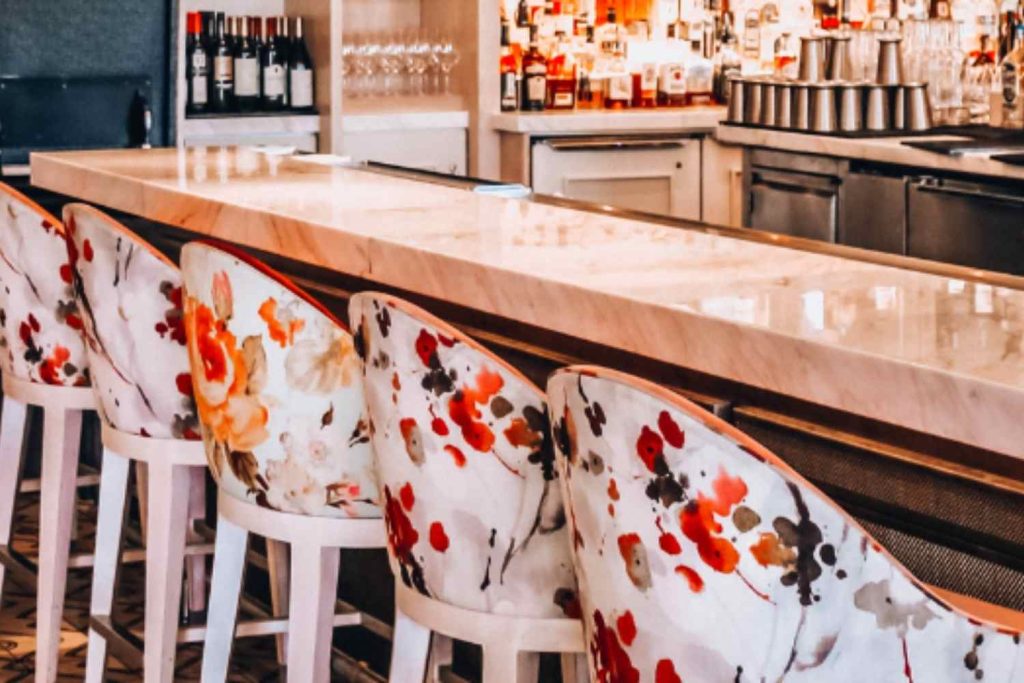 Superficies solidas de diseño para local de hostelería