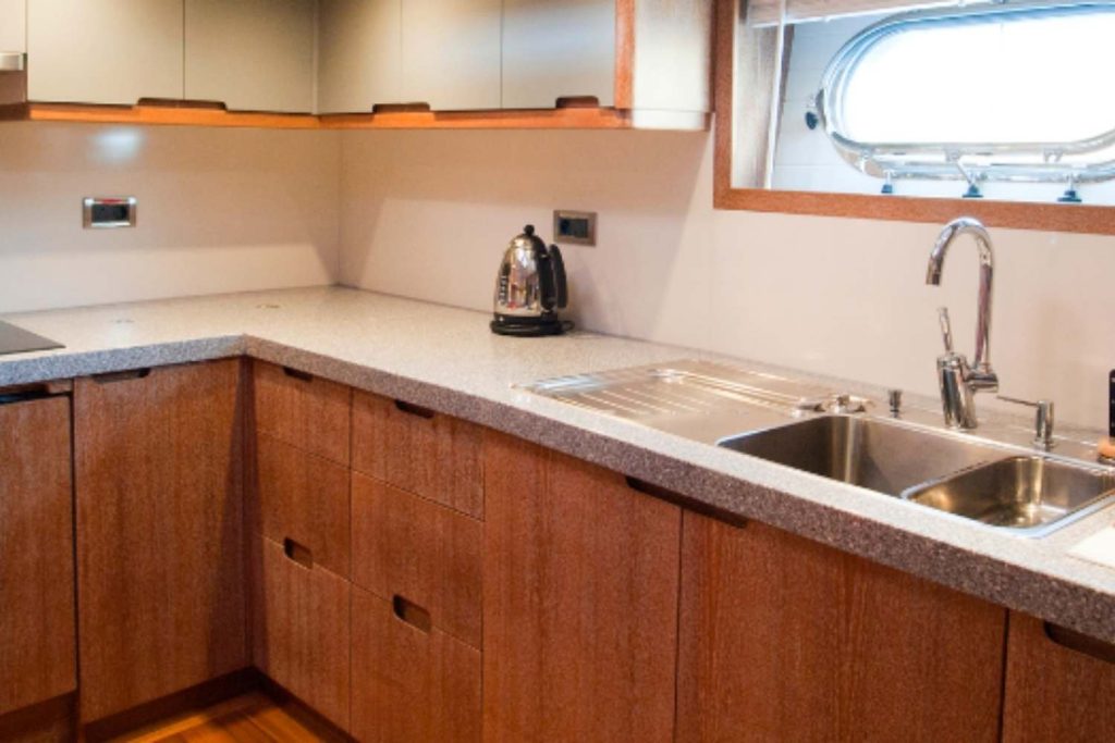 superficies sólidas para náutica